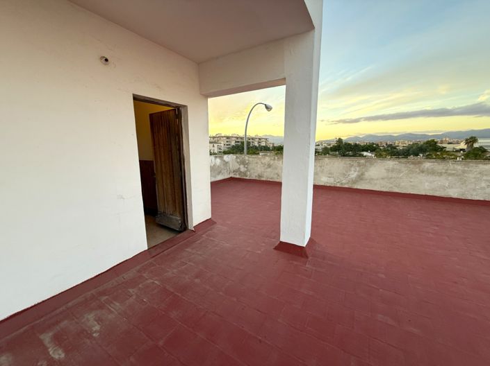 Image No.39-3 Bed Property for sale