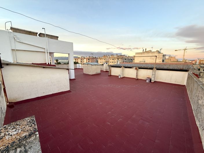 Image No.40-3 Bed Property for sale