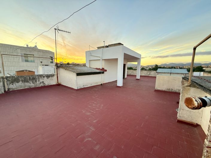 Image No.41-3 Bed Property for sale