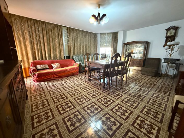 Image No.6-3 Bed Property for sale