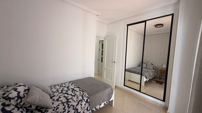 Image No.11-3 Bed Townhouse for sale