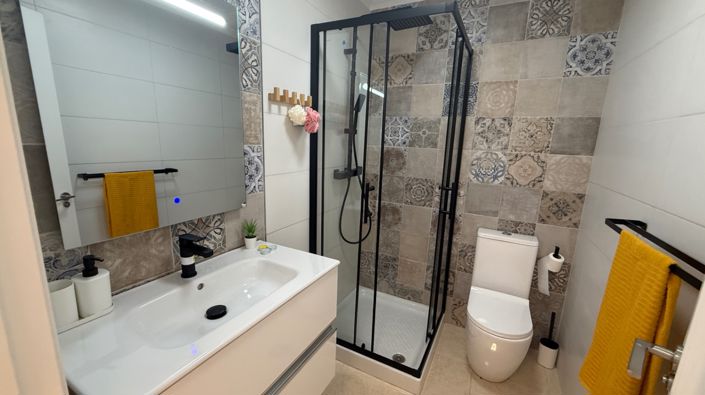 Image No.20-3 Bed Townhouse for sale