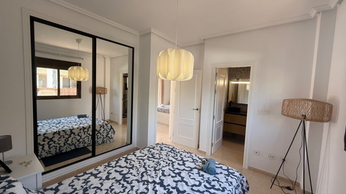 Image No.8-3 Bed Townhouse for sale