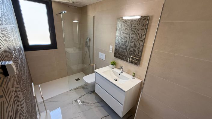 Image No.13-2 Bed Apartment for sale