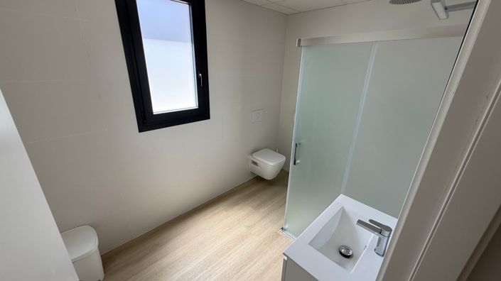 Image No.33-2 Bed Apartment for sale