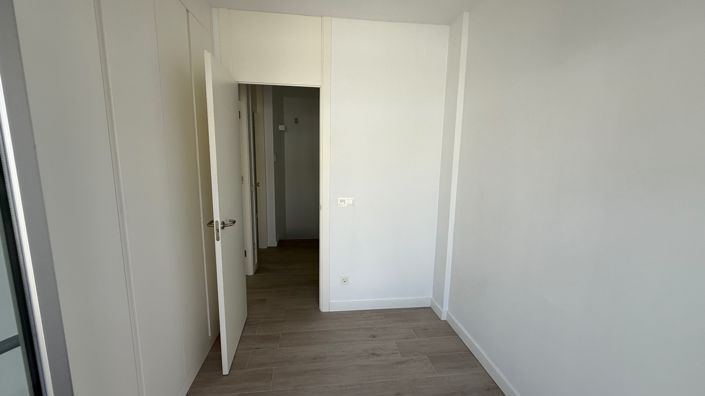 Image No.11-5 Bed House for sale