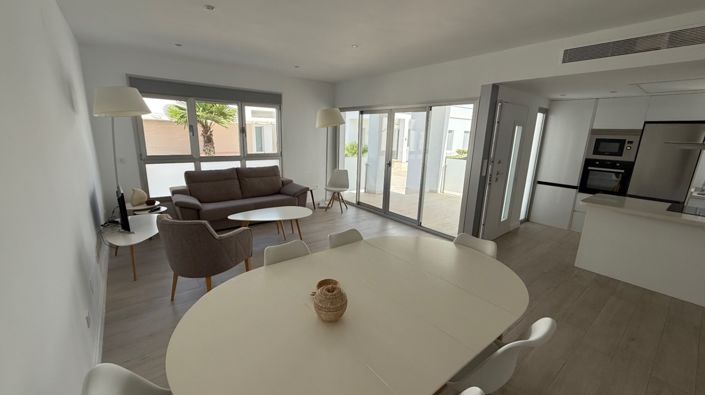 Image No.21-5 Bed House for sale