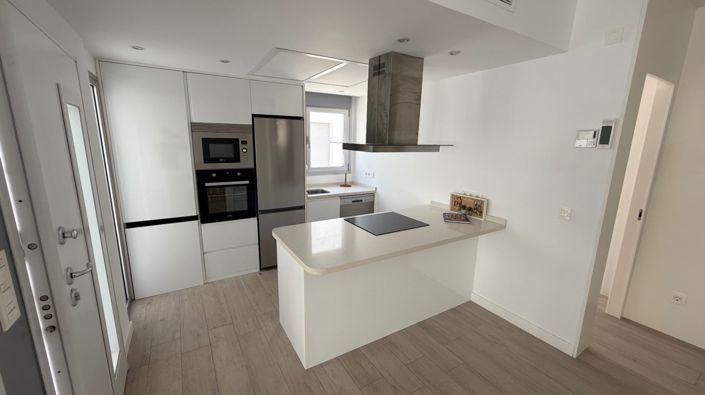 Image No.23-5 Bed House for sale