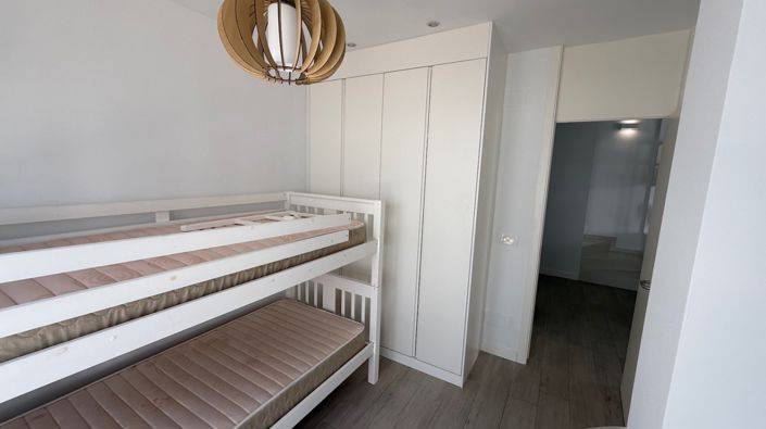 Image No.29-5 Bed House for sale