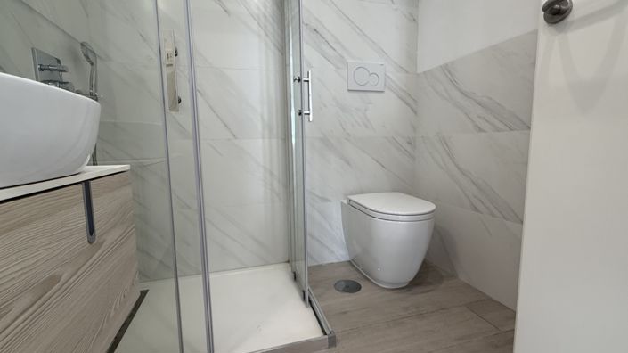 Image No.33-5 Bed House for sale