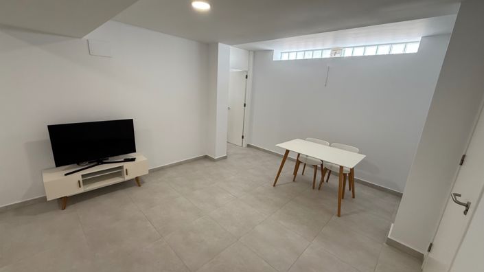 Image No.45-5 Bed House for sale