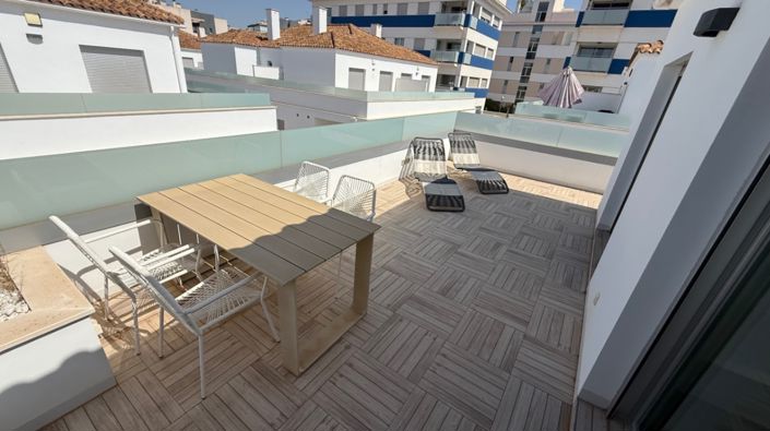 Image No.7-5 Bed House for sale