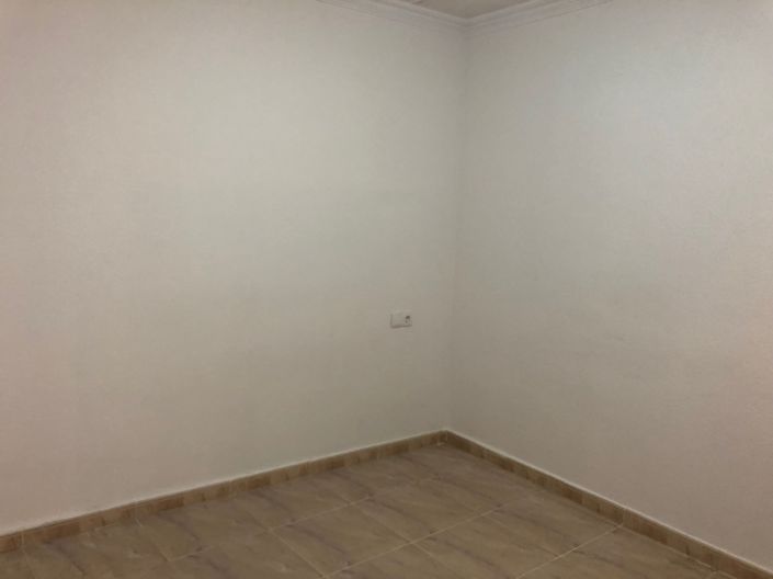 Image No.10-3 Bed House for sale