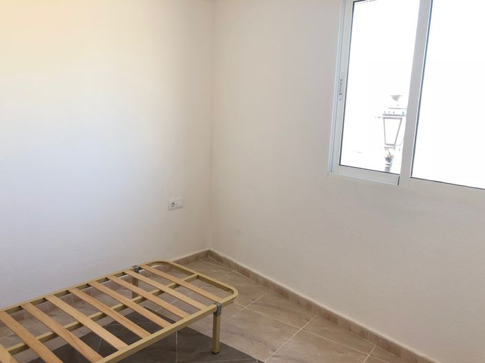 Image No.17-3 Bed House for sale