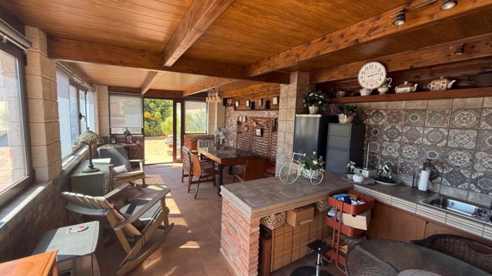 Image No.13-7 Bed Property for sale