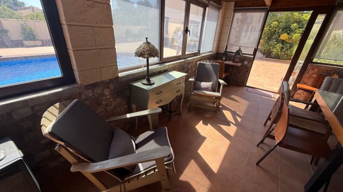 Image No.16-7 Bed Property for sale