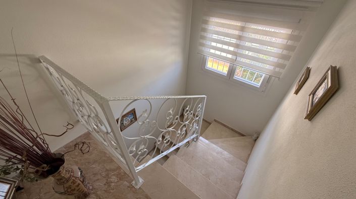 Image No.26-7 Bed Property for sale