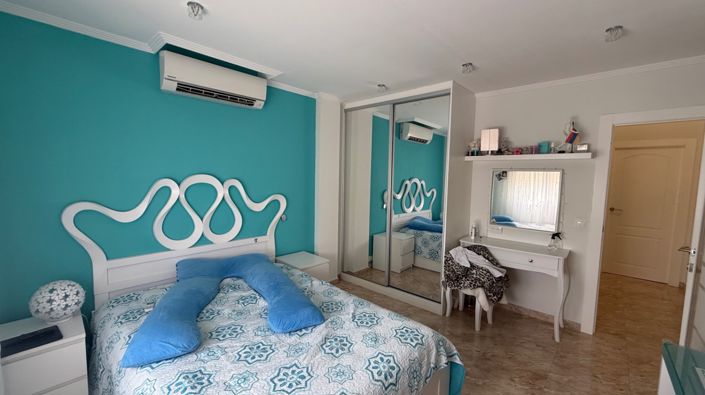 Image No.31-7 Bed Property for sale