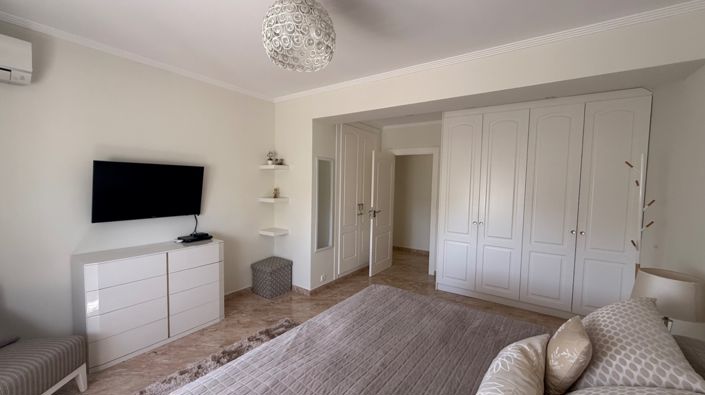 Image No.38-7 Bed Property for sale