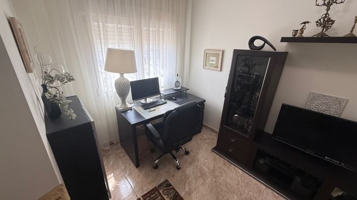 Image No.41-7 Bed Property for sale