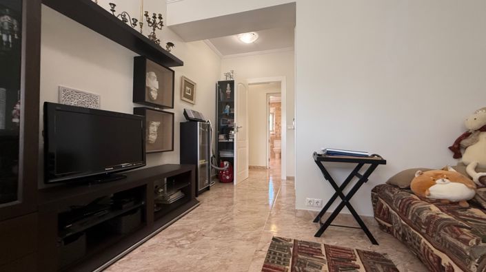 Image No.43-7 Bed Property for sale