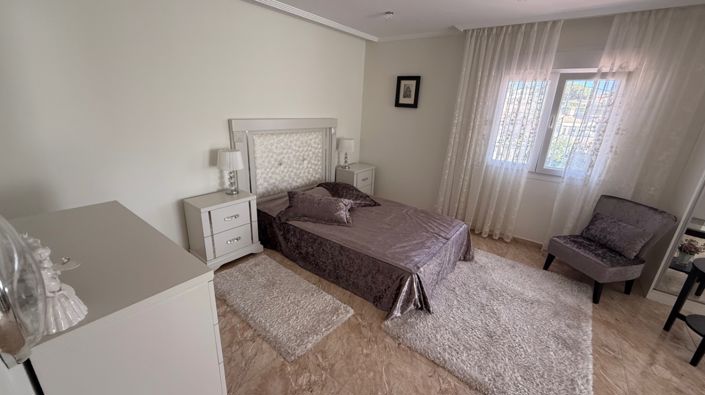 Image No.49-7 Bed Property for sale