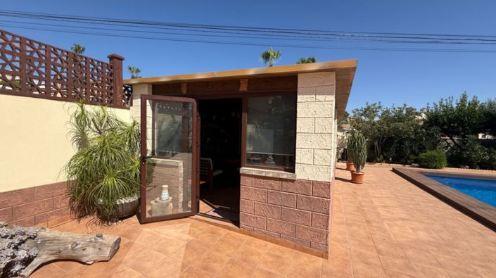 Image No.7-7 Bed Property for sale