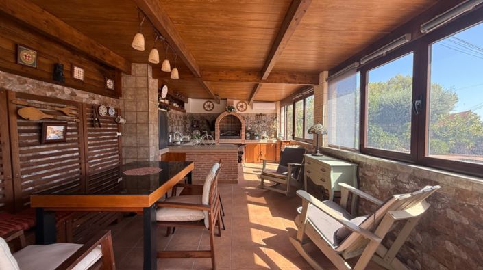 Image No.9-7 Bed Property for sale