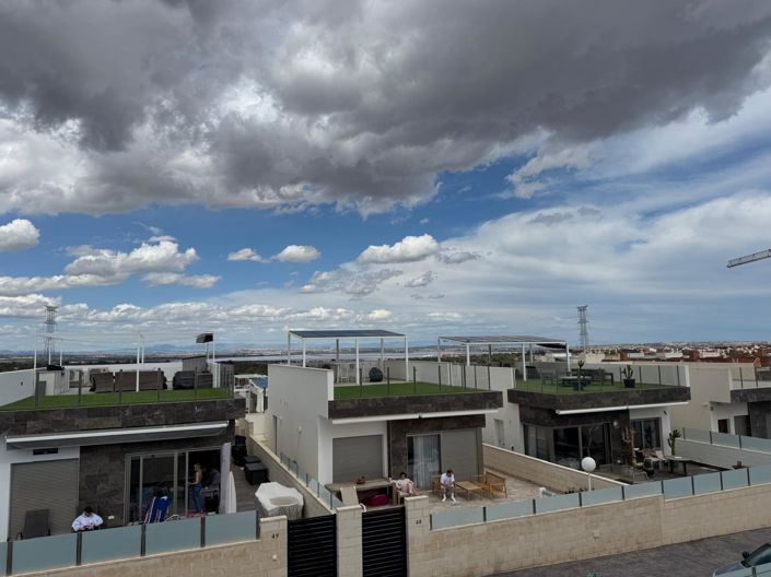 Image No.24-3 Bed Property for sale