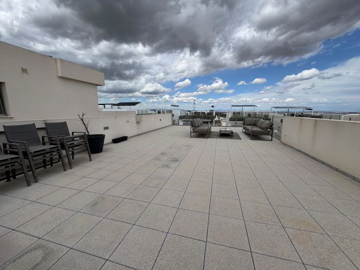 Image No.25-3 Bed Property for sale