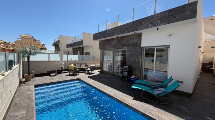 Image No.33-3 Bed Property for sale