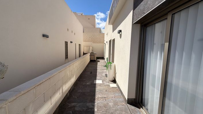 Image No.38-3 Bed Property for sale