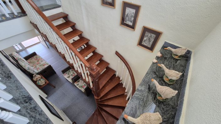 Image No.46-7 Bed Property for sale