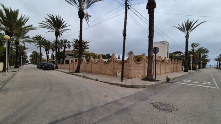 Image No.6-7 Bed Property for sale