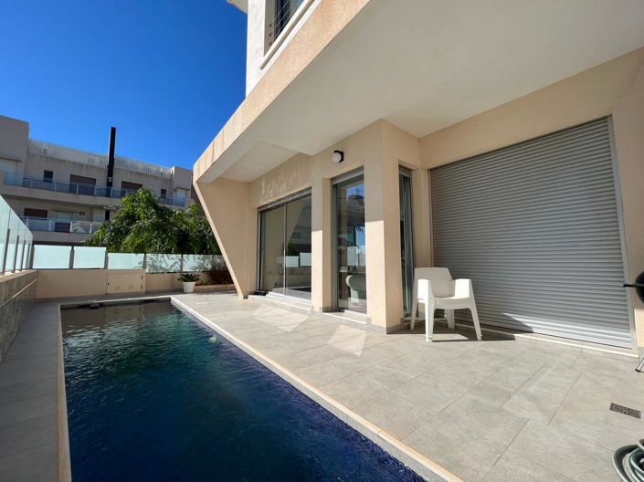 Image No.13-3 Bed Villa for sale