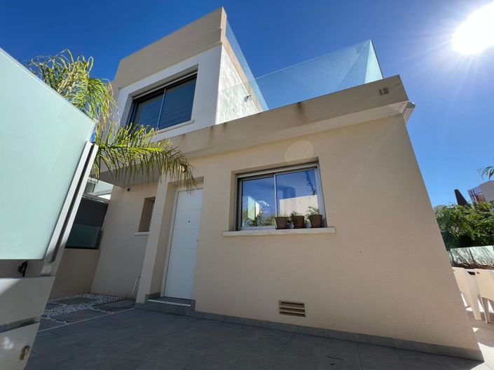 Image No.15-3 Bed Villa for sale