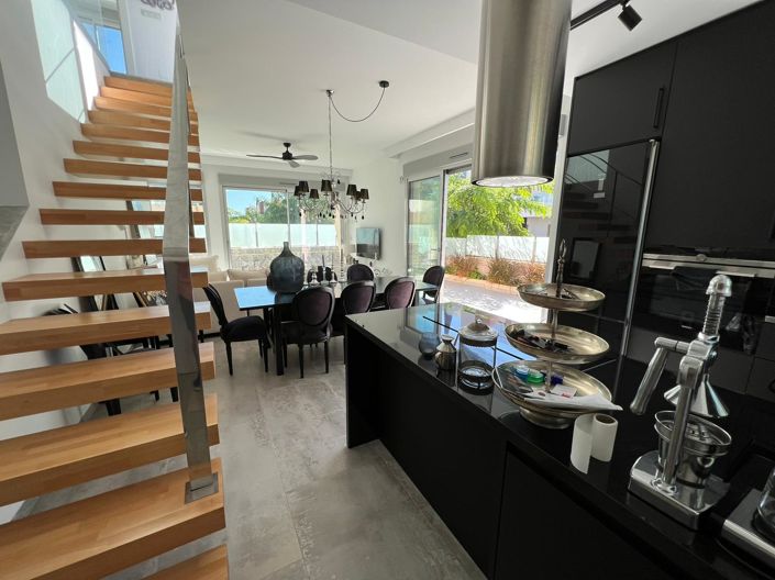 Image No.5-3 Bed Villa for sale