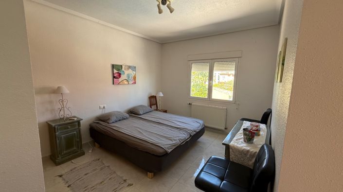 Image No.14-4 Bed Property for sale