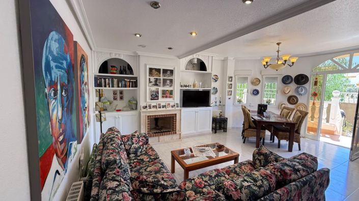 Image No.24-4 Bed Property for sale