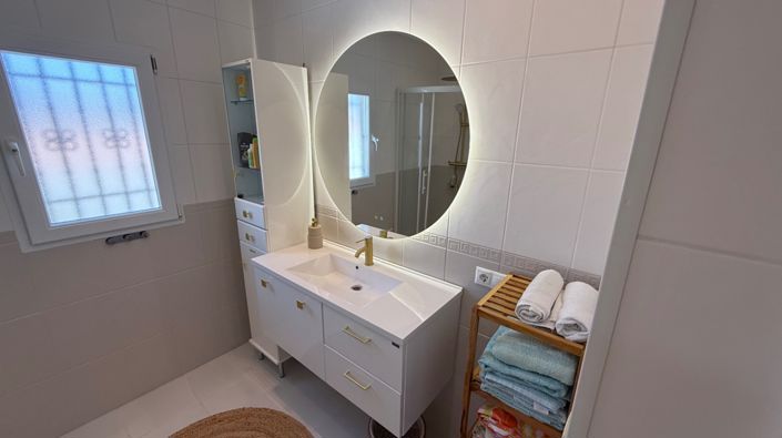 Image No.11-3 Bed Property for sale