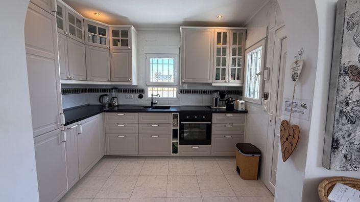 Image No.3-3 Bed Property for sale