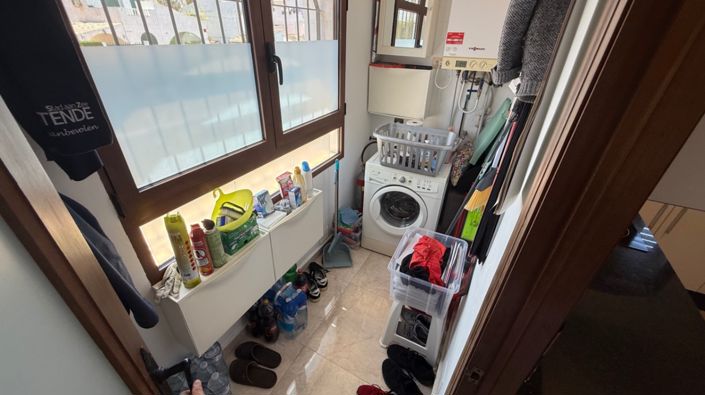 Image No.17-4 Bed Property for sale