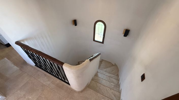 Image No.20-4 Bed Property for sale