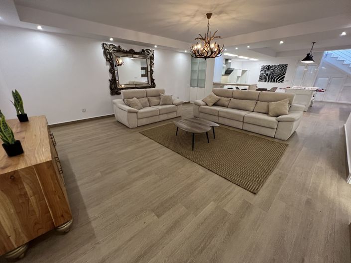 Image No.19-5 Bed Villa for sale