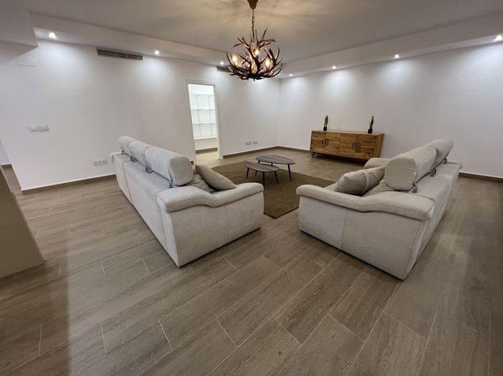 Image No.20-5 Bed Villa for sale