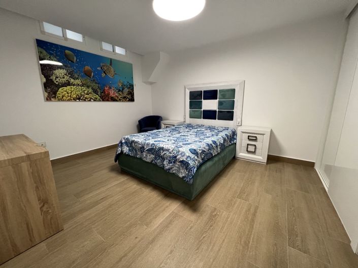 Image No.27-5 Bed Villa for sale