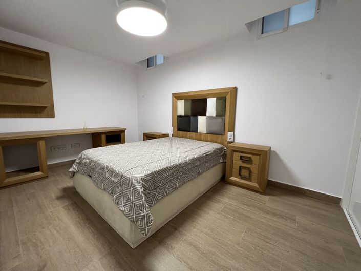 Image No.28-5 Bed Villa for sale