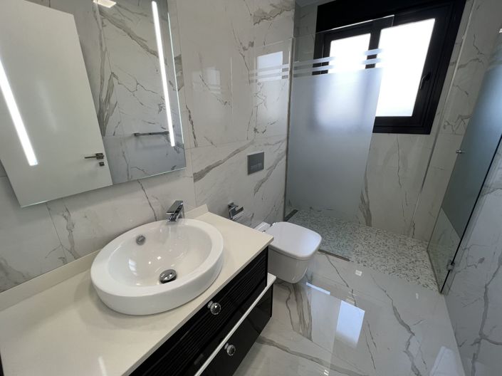 Image No.34-5 Bed Villa for sale