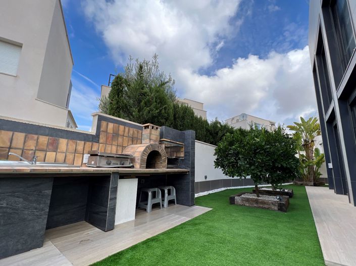 Image No.39-5 Bed Villa for sale