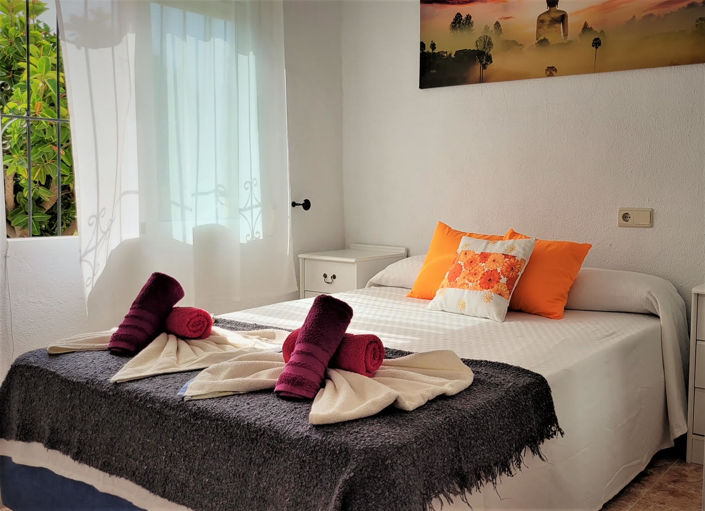 Image No.15-7 Bed Property for sale